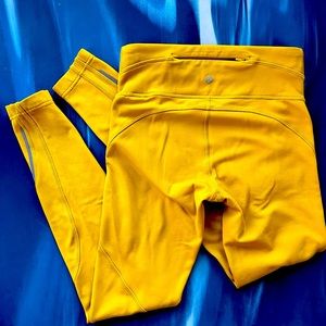 Lululemon fast and free brushed 28 inch Size 4 Goldenrod